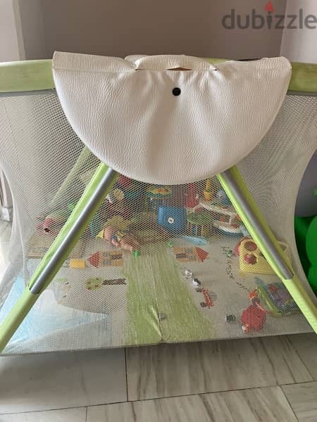 Cam baby playing crib 1