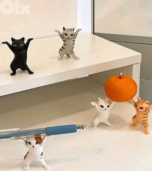 funny kitten holder stand 1
