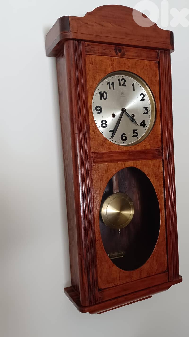 Antique wall clock 0