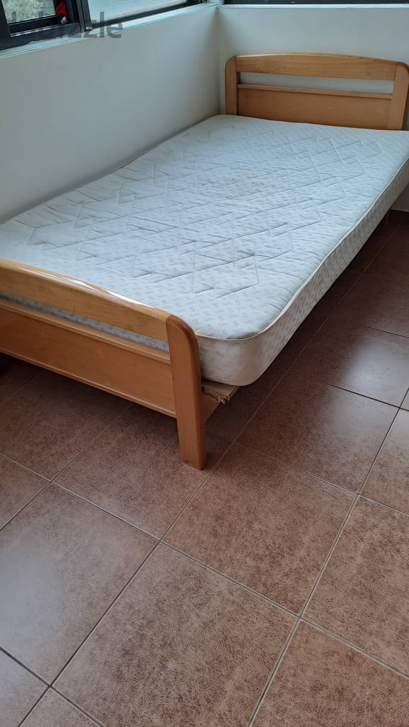 للايجار غرفة مستقلة  لبنانيين فقط 2