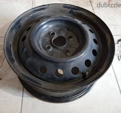 للبيع جنط 14 " تويوتا الاصلي مستعمل. .