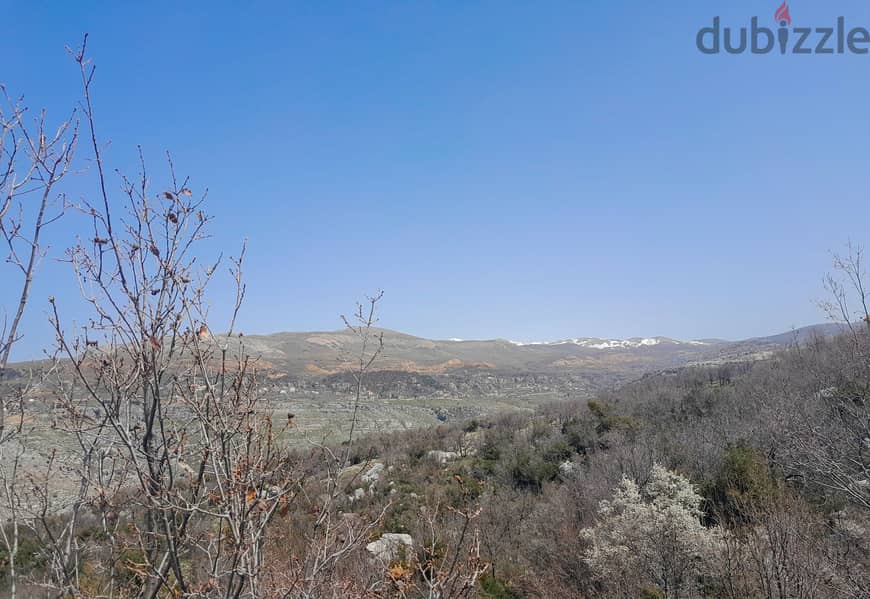 930 SQM Land in Tarchich, Baabda Overlooking the Mountains 0