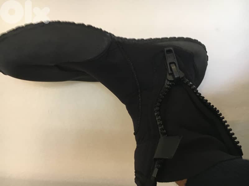 Boots  for diving 0