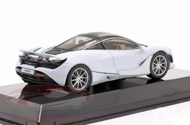 Mclaren 720S (2017) diecast car model 1;43. 3