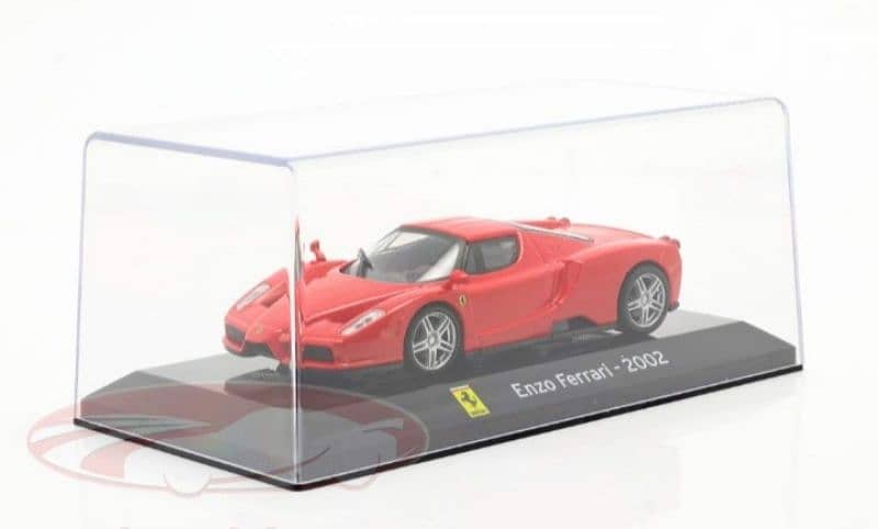 Enzo Ferrari 2002 diecast car model 1;43. 4