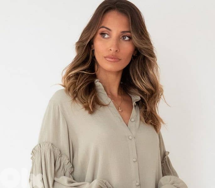 shirt 2 colours available s m l  turkey 2