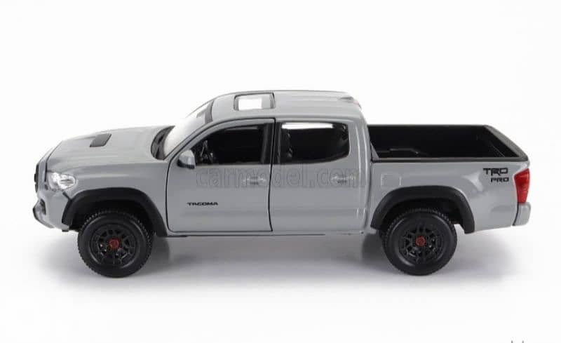 Toyota Tacoma Pickup 2021 diecast car model 1:24. 1