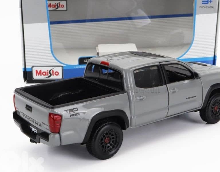 Toyota Tacoma Pickup 2021 diecast car model 1:24. 2