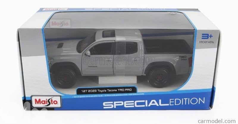 Toyota Tacoma Pickup 2021 diecast car model 1:24. 4