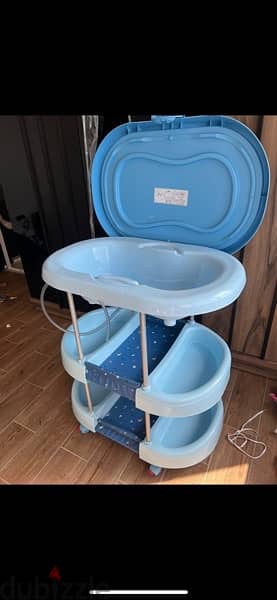 Changing table + bath 3