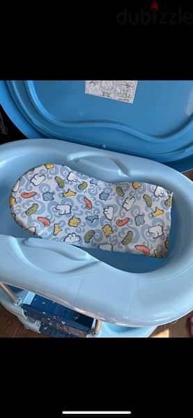 Changing table + bath 4