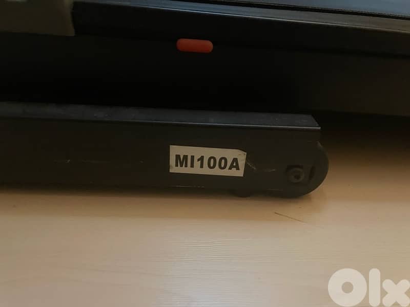 SportsMaster Treadmill MI100A 8