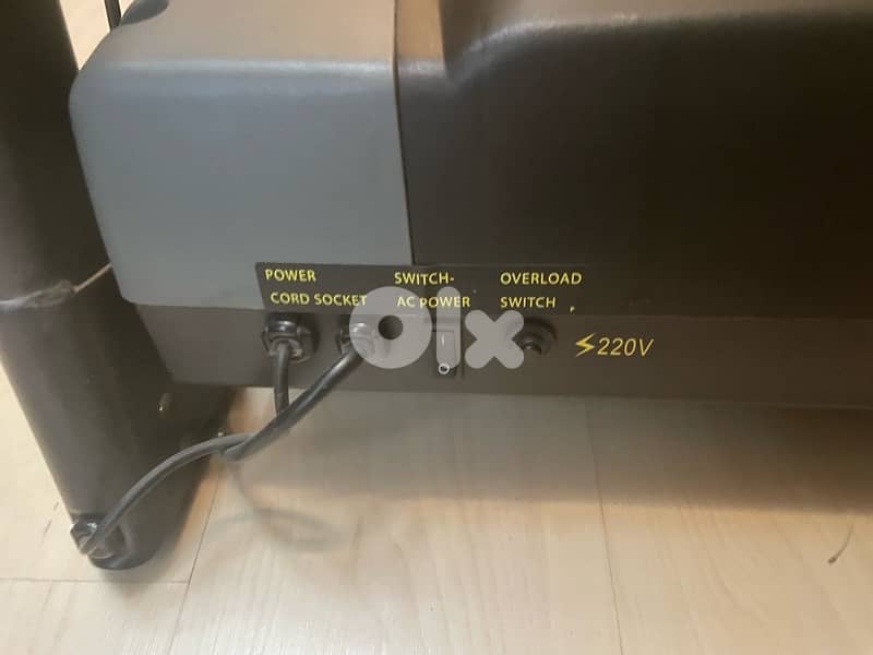 SportsMaster Treadmill MI100A 10