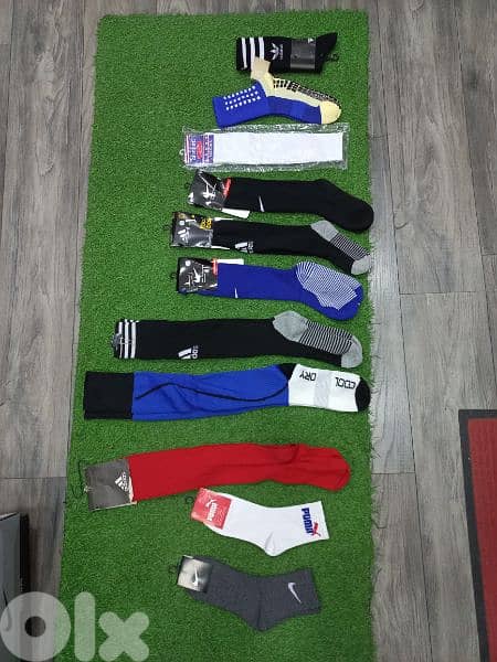 كلسات فوتبول كرة قدم موجود عدة مودلات  وعدة اسعار shosette grip socks 5