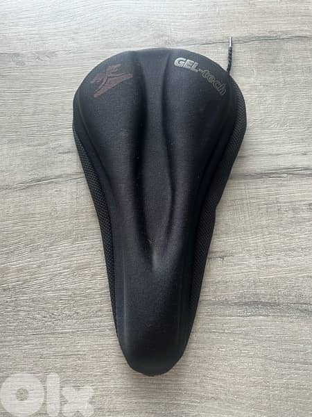 Helmet / Gel Seat / Phone Holder / Cycling Short With Gel Pads 3