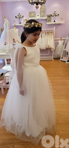 First communion or fille d’honneur 0