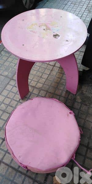 طاوله وكرسي 0