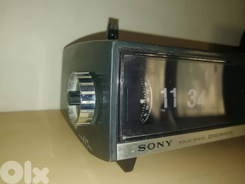 Vintage  1973 Sony Solid State  Digimatic Japan Flip Clock tuner Alarm 1