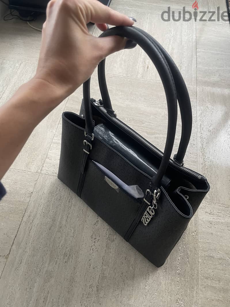 New Guess bag 100$ 1
