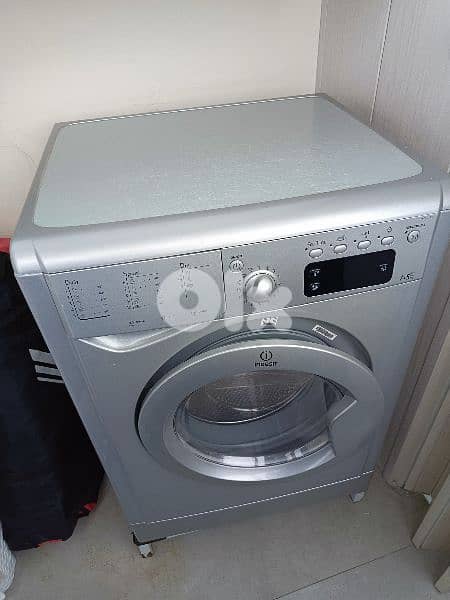 Indesit Washer Dryer Excellent Condition 0