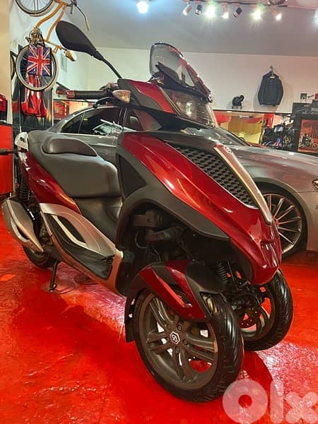 piaggio MP3 300 cc 1