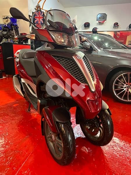 piaggio MP3 300 cc 10