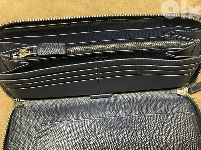 Prada wallet 8