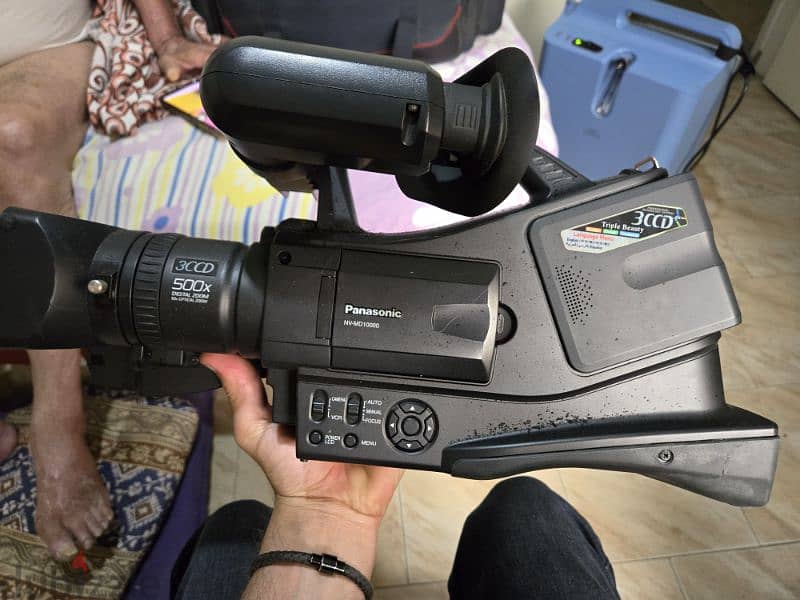 2 panasonic cameras, scanner 0