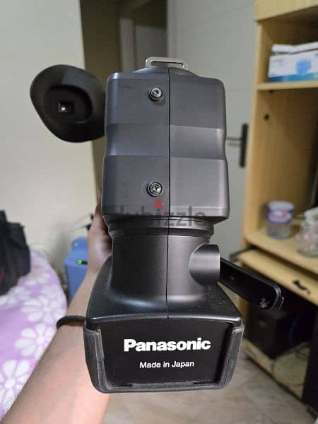 2 panasonic cameras, scanner 2