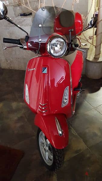 vespa primavera 2017, 150cc, 1 owner+leg cover for free 1