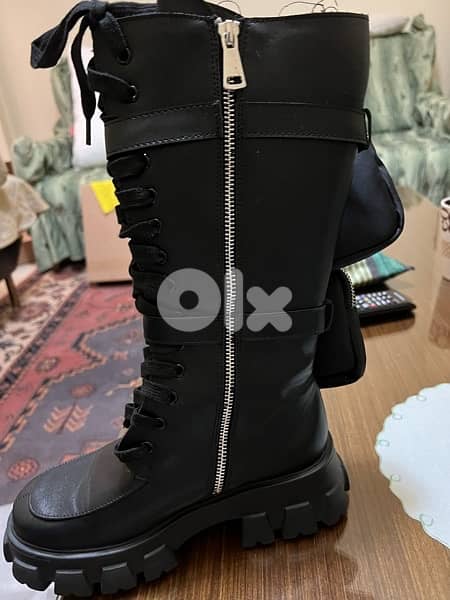 Black Boots 0