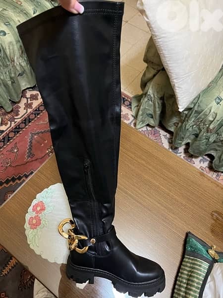 Black Boots 0