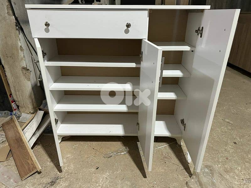 شفنيرة احذية حجم وسط عرض 105 سم 1