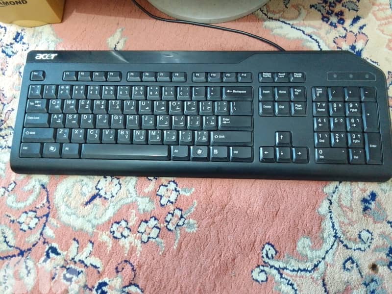 2 Desktop + screen + ups + keyboard 5