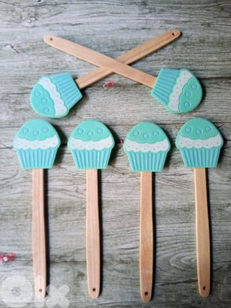 blue kitchen utensils 6