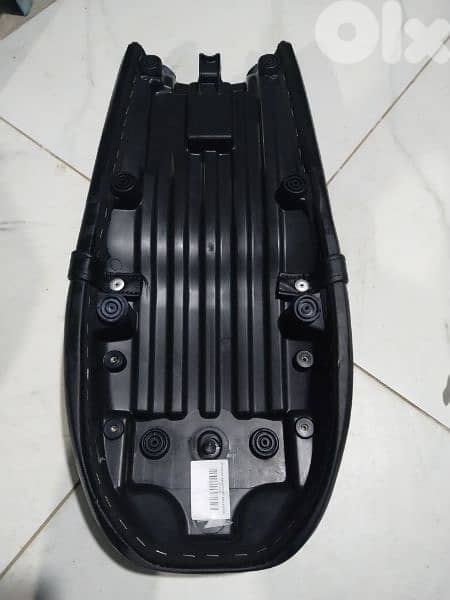 Bmw seat and Harley Davidson honda suzuki piaggio aprilia hero 8