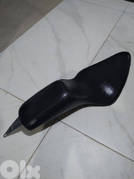 Bmw seat and Harley Davidson honda suzuki piaggio aprilia hero 12