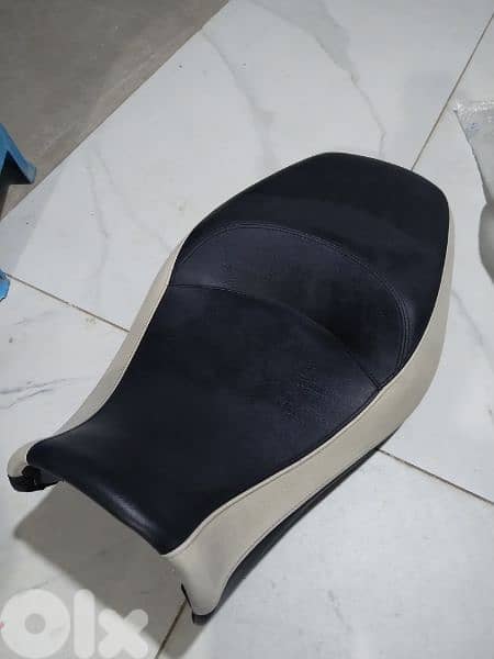 Bmw seat and Harley Davidson honda suzuki piaggio aprilia hero 19