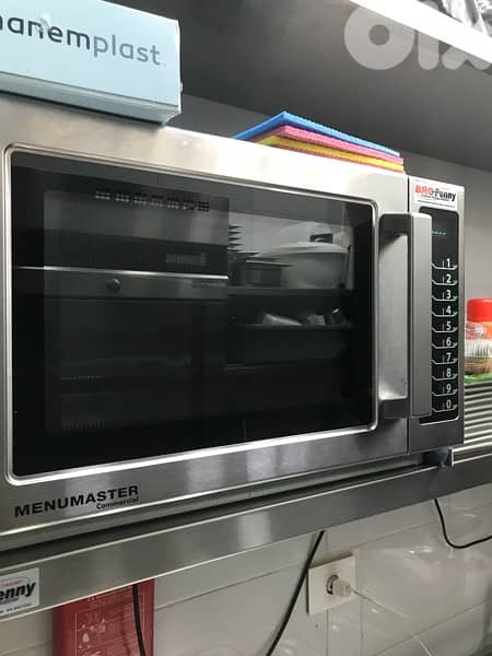 Kitchen & bar equipment for sale in great condition. 12
