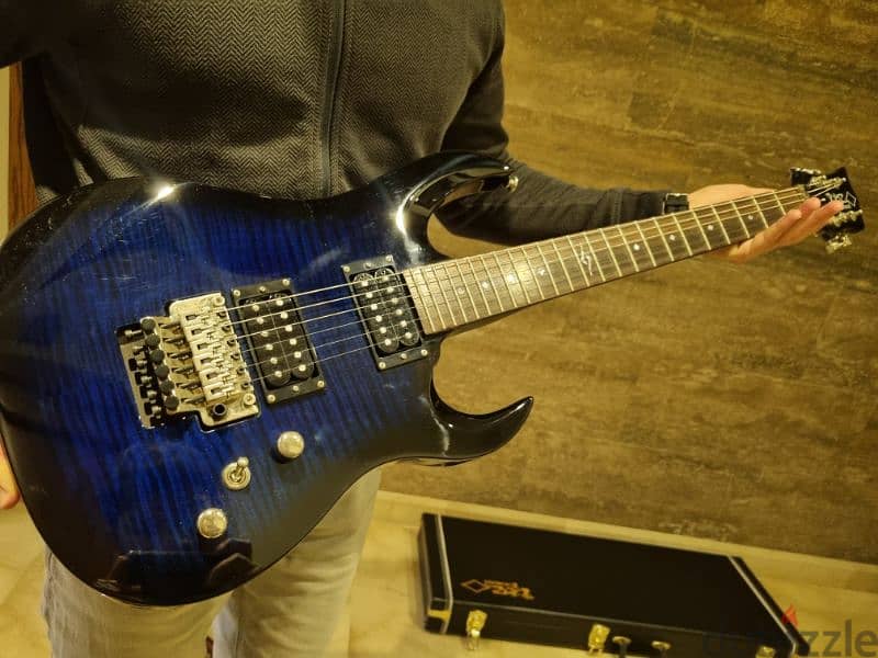 Barely Used Electric Guitar 0