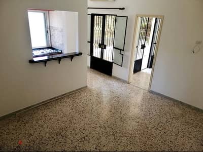 Newly Renovated 2-BR Apartment in Gated Building – Wardaniyeh