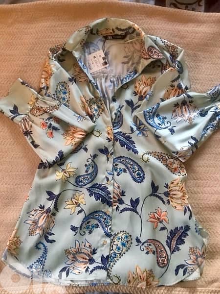New ZARA  green floral blouse medium size 4