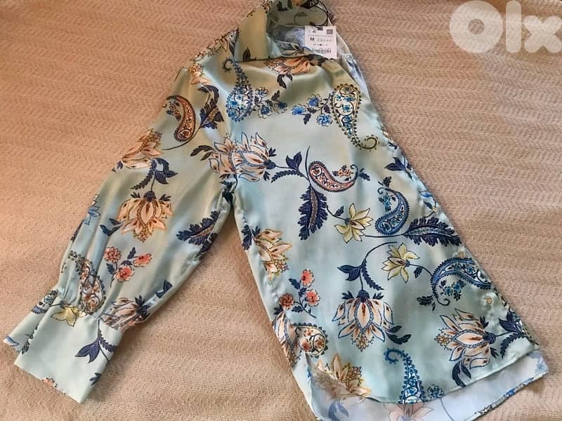 New ZARA  green floral blouse medium size 5