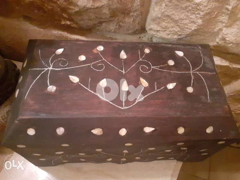 صندوق خشب مصدف انتيك 1