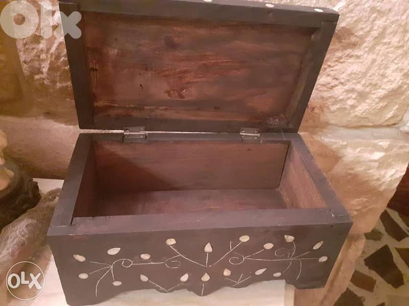 صندوق خشب مصدف انتيك 2