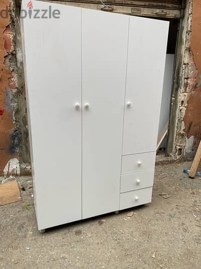 closet 3 door