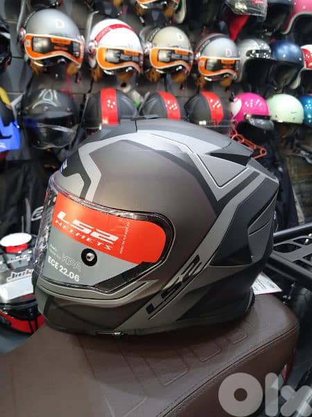 Helmet Ls2 storm II duel visor weight 1500 sizes xxxL,xL,L 3
