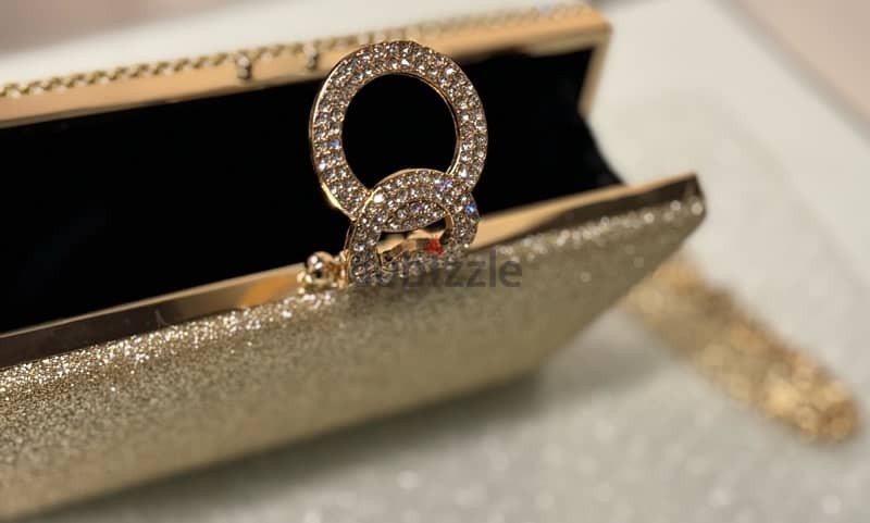 Hand and showlder bag; gold color and high quality. sac 9