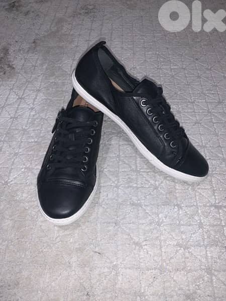 original black leather sneakers 1