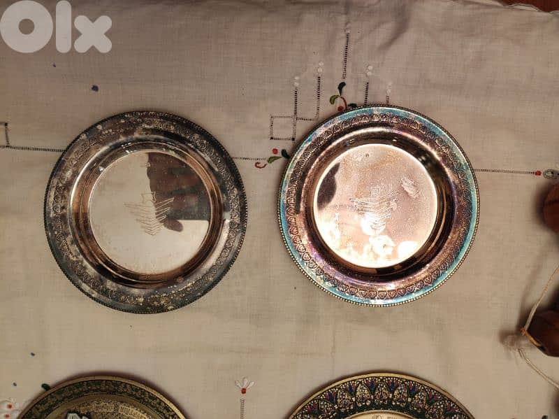 Souvenir plates 0